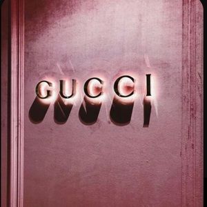 Meet your Posher, Chloe